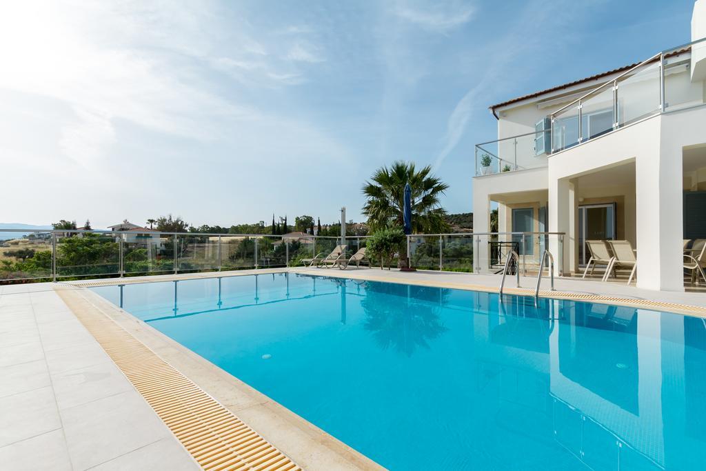 Villa Riverside Полис Екстериор снимка